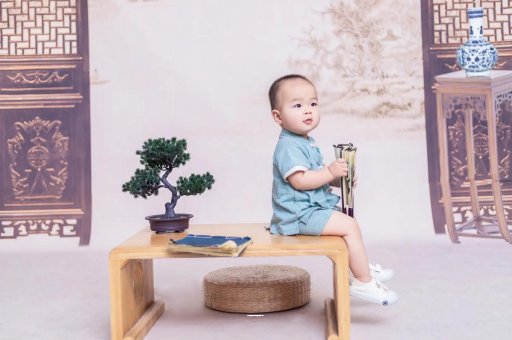 东明1岁宝宝走路