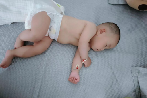 东明给宝宝添加辅食